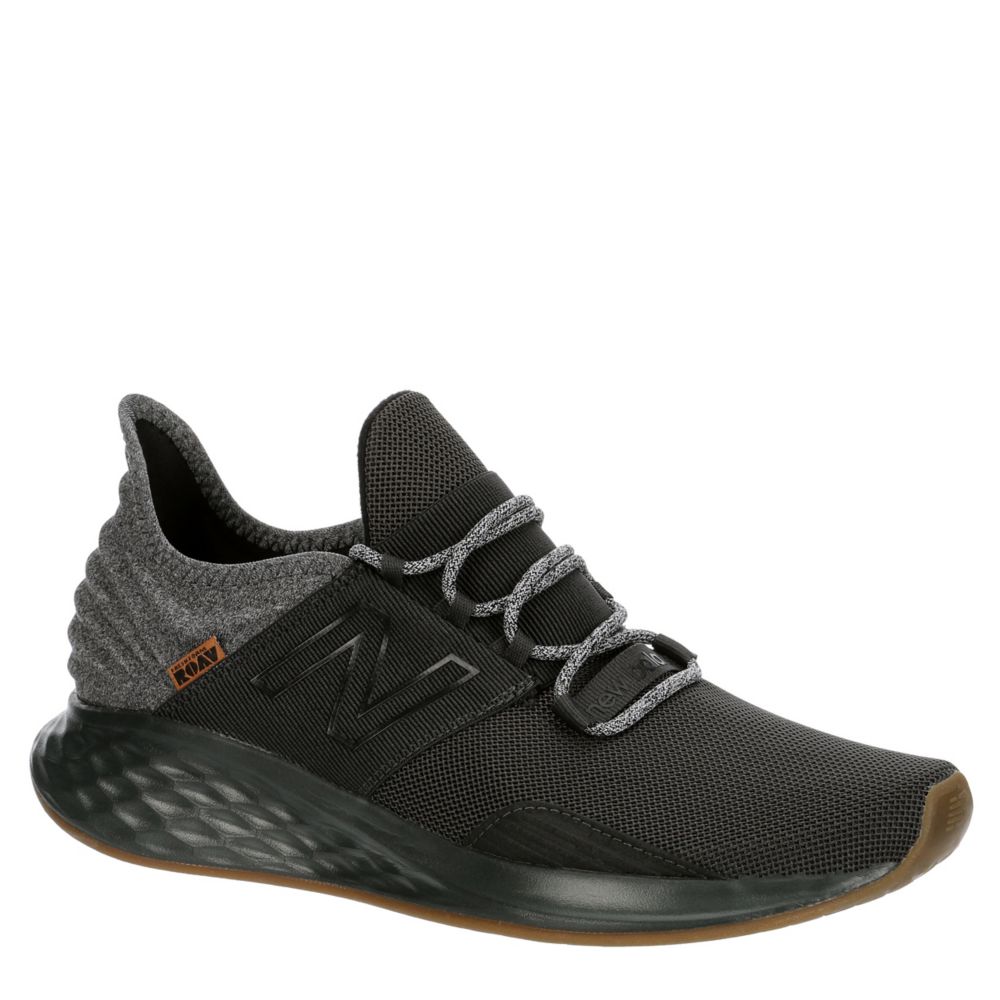 New balance black running trainers best sale