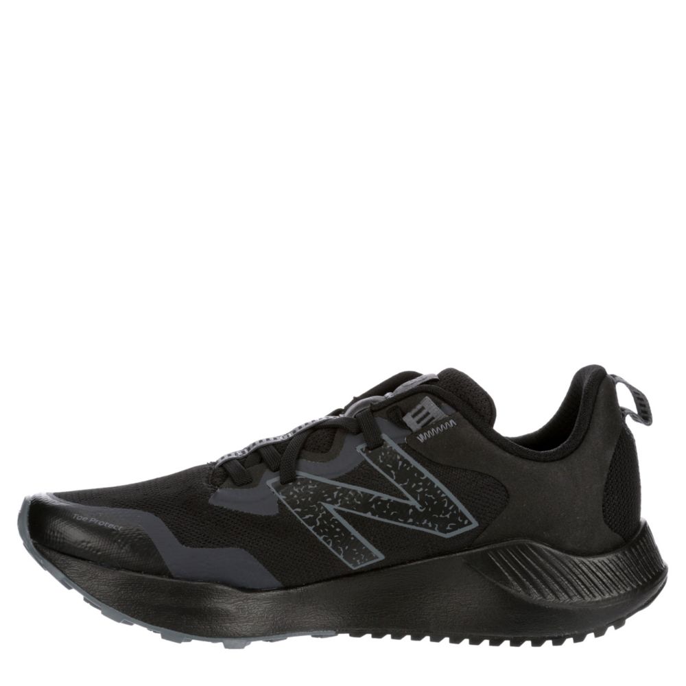 new balance v4 black