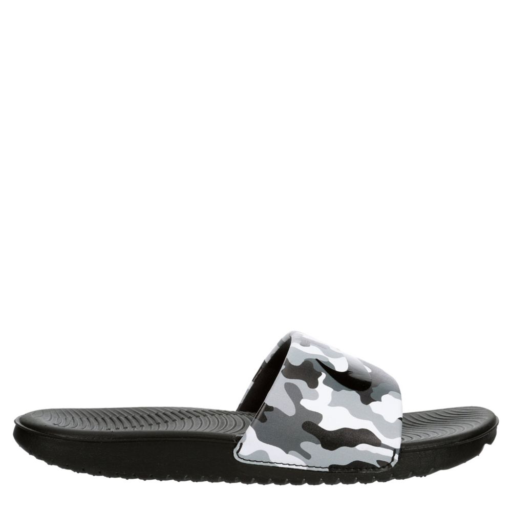 nike camo flip flops