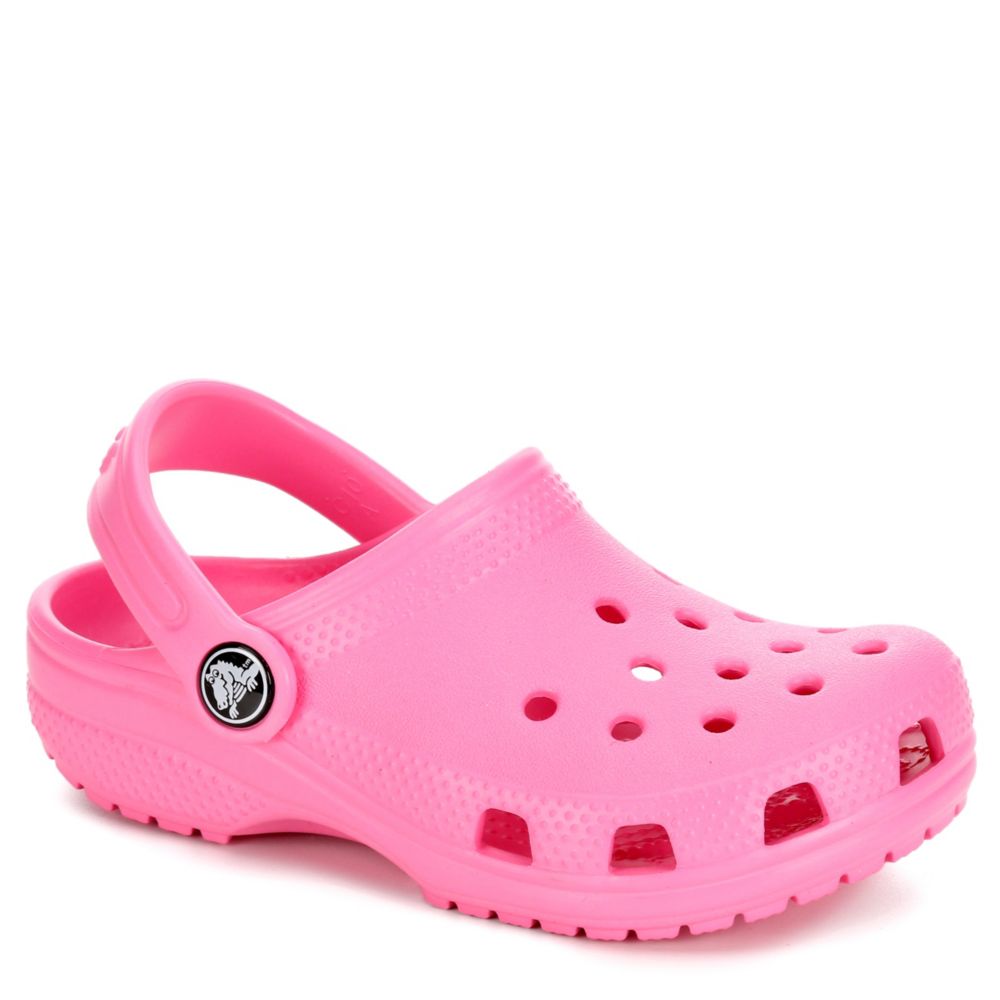 crocs fur pink