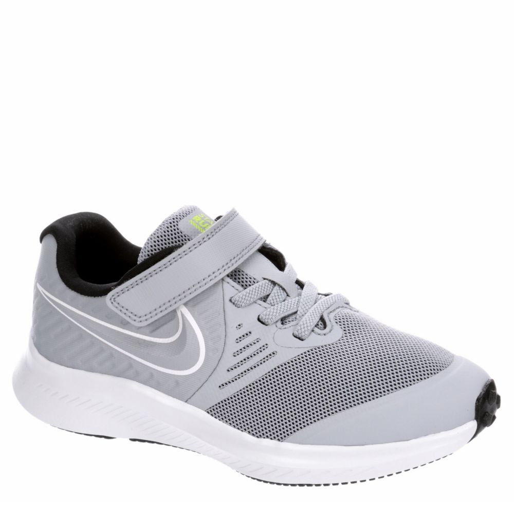 boys nike slip on tennis shoes