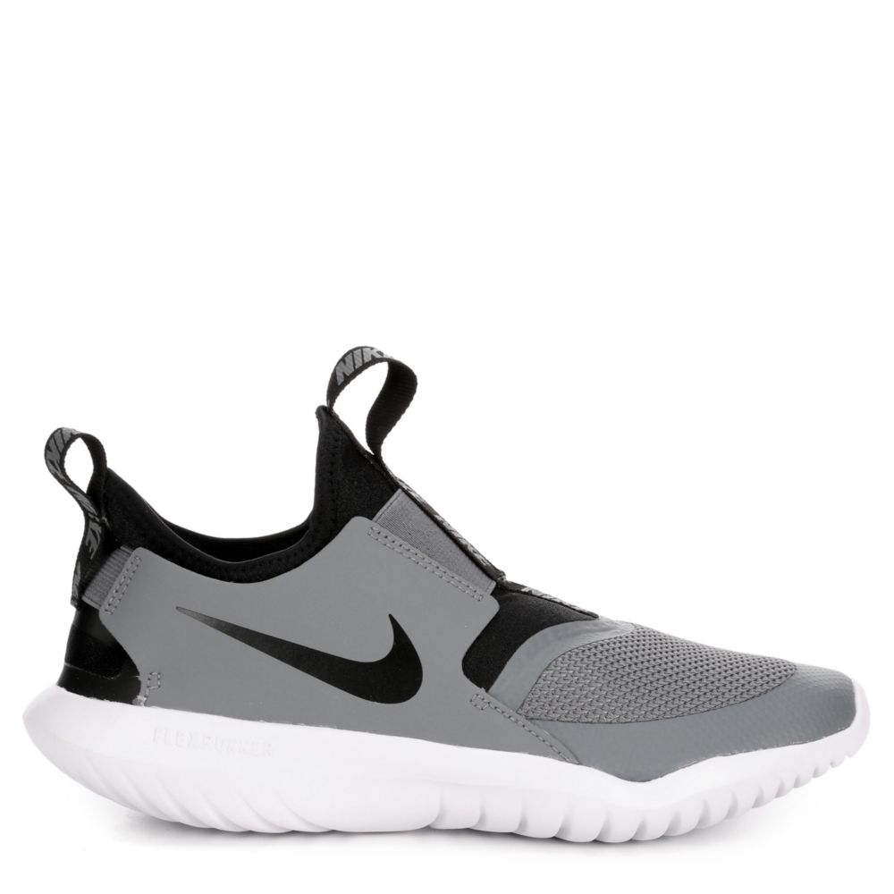 boys nike slip on sneakers