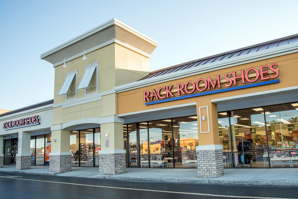 bay plaza shoe stores