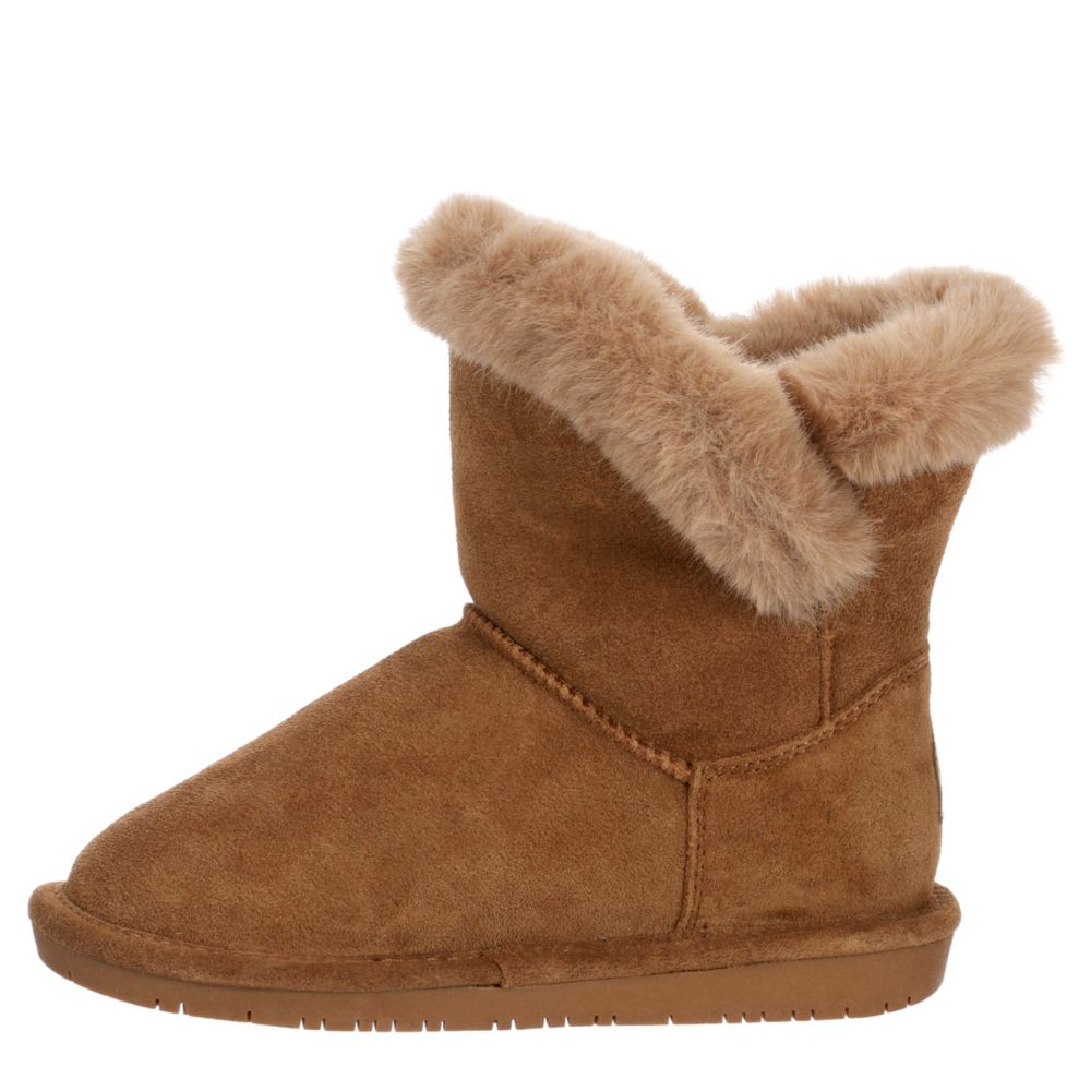 tan boots bearpaw