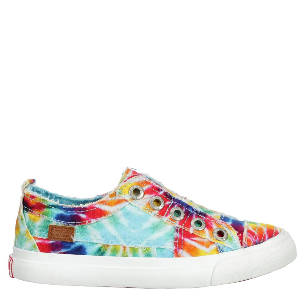 blowfish play tie dye