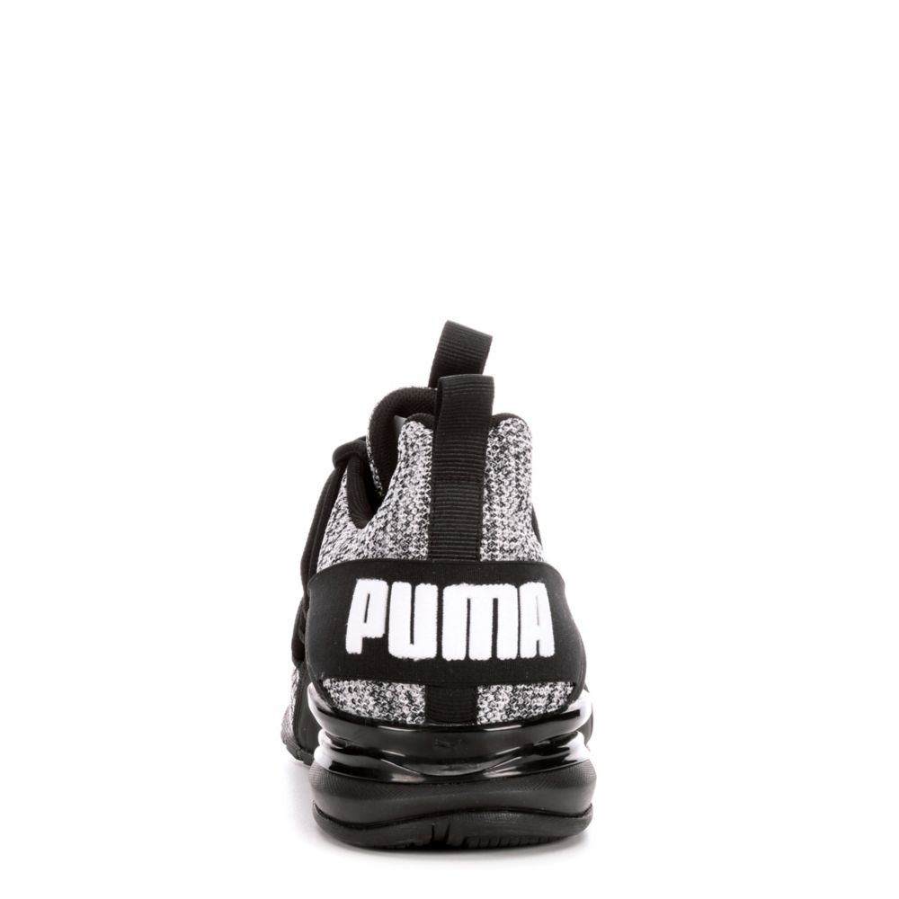 puma axelion black and white