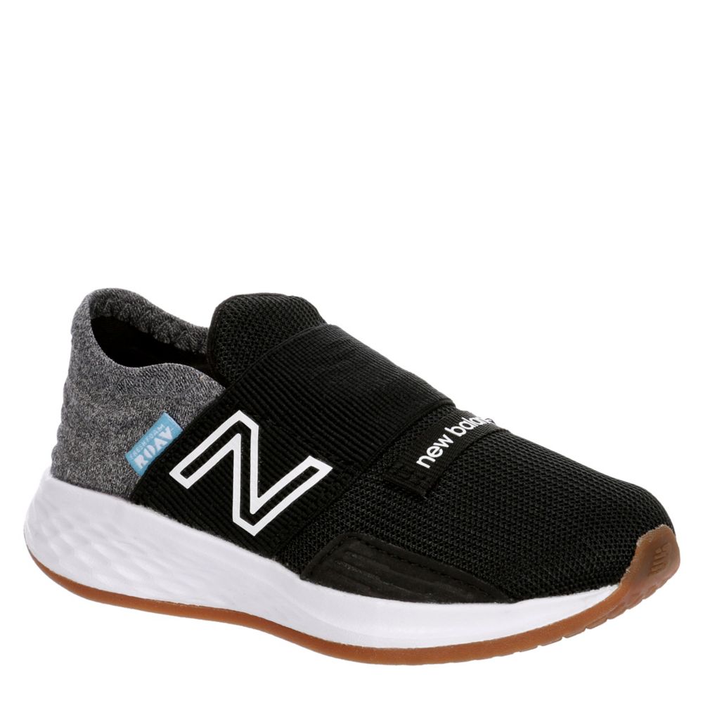 NEW BALANCE BOYS INFANT TODDLER ROAV SNEAKER BLACK