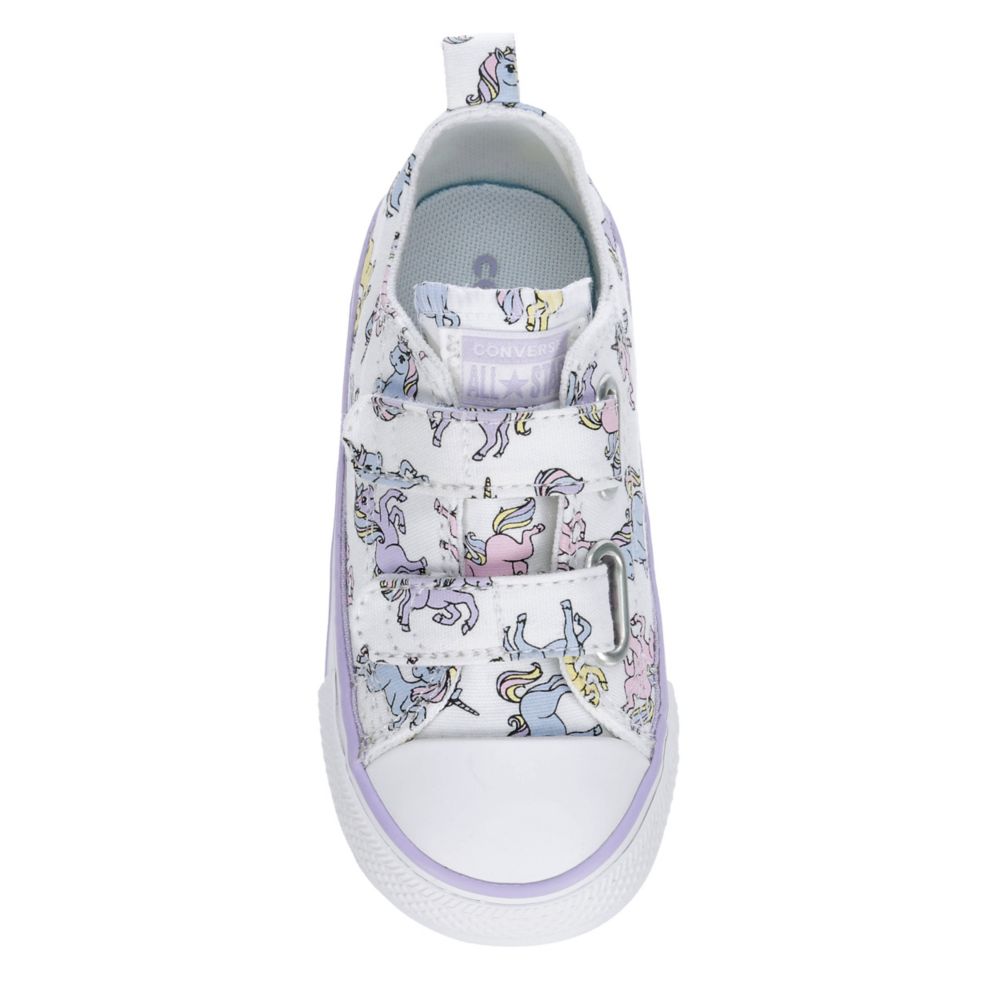 White converse hotsell for baby girl