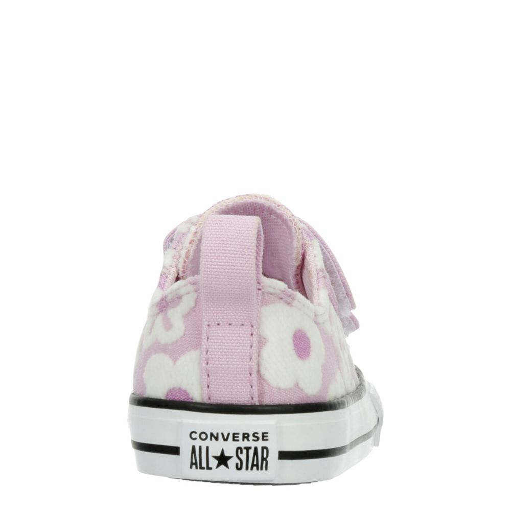 GIRLS INFANT CHUCK TAYLOR ALL STAR LOW SNEAKER