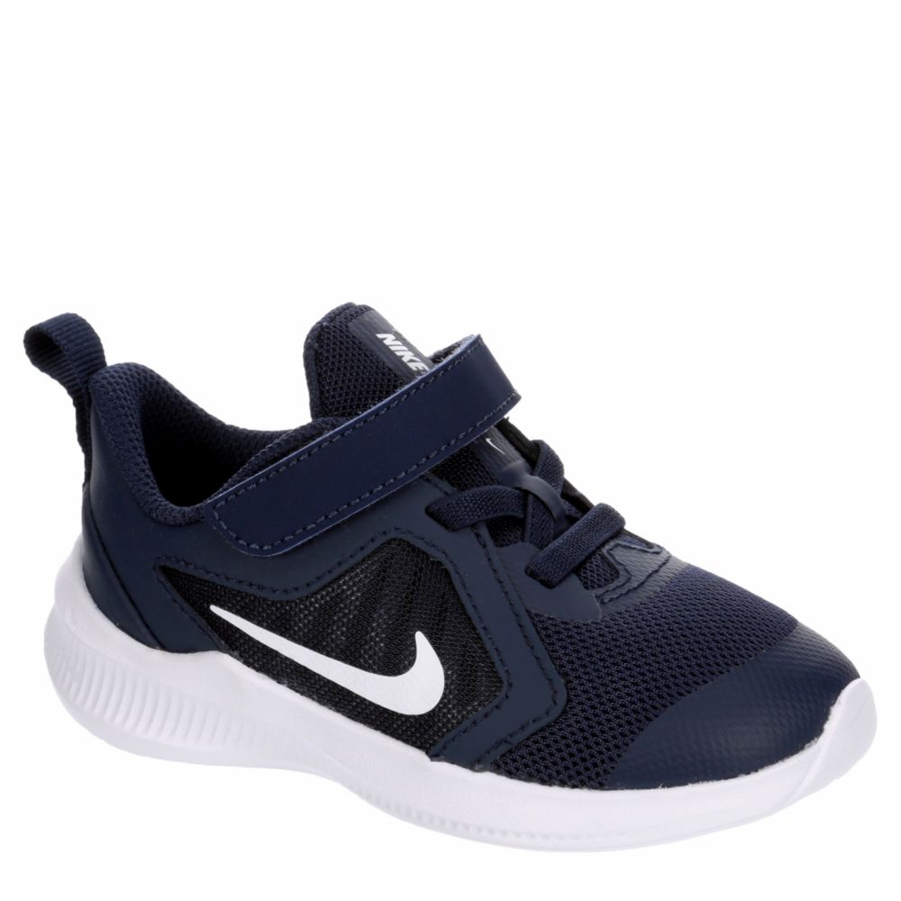 boys navy nike shoes