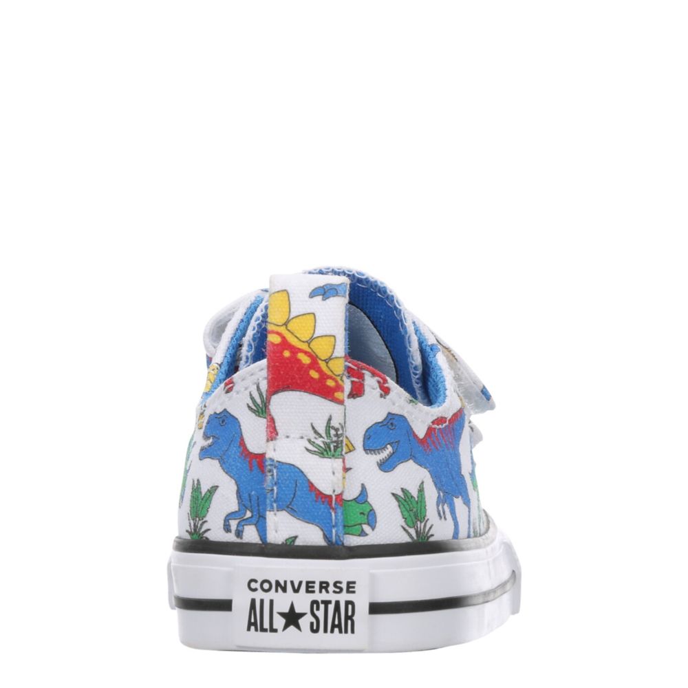 BOYS INFANT CHUCK TAYLOR ALL STAR 2V SNEAKER