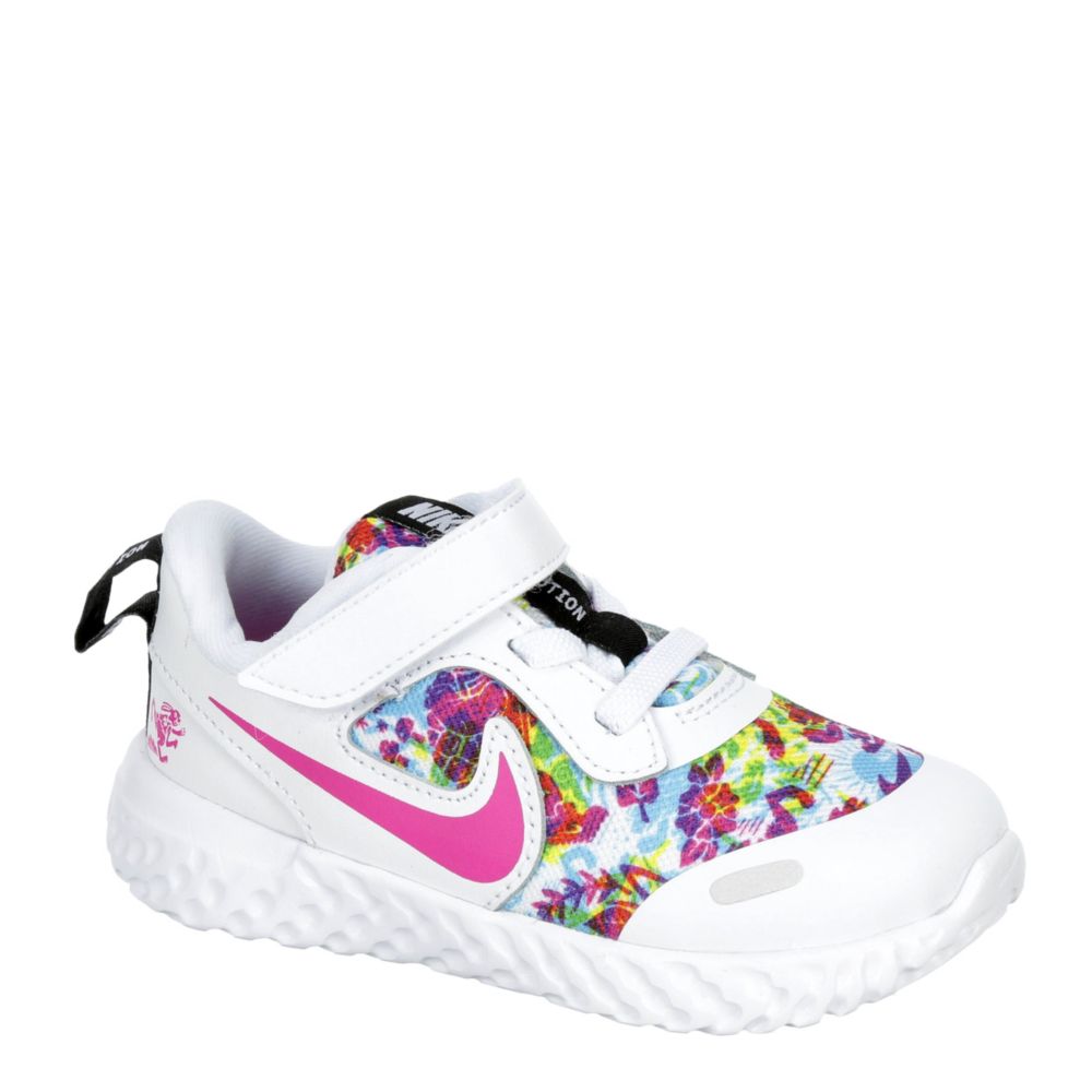 baby girl white nike shoes