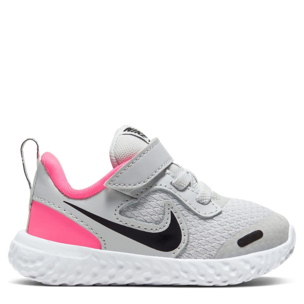 grey nike shoes for girls