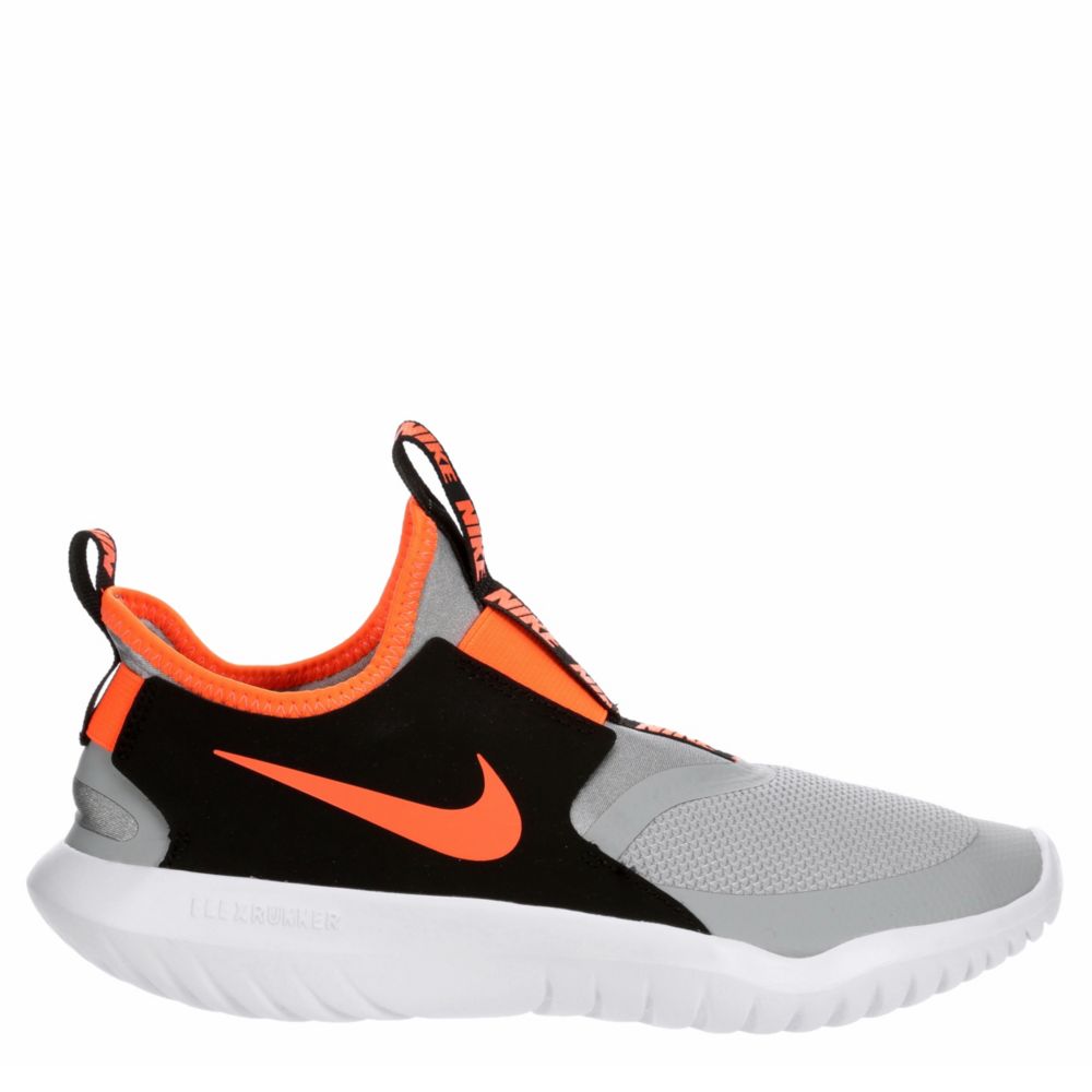 boys nike slip on sneakers