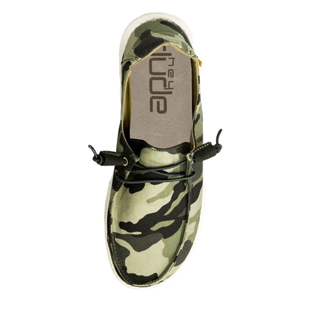 womens camo dudes