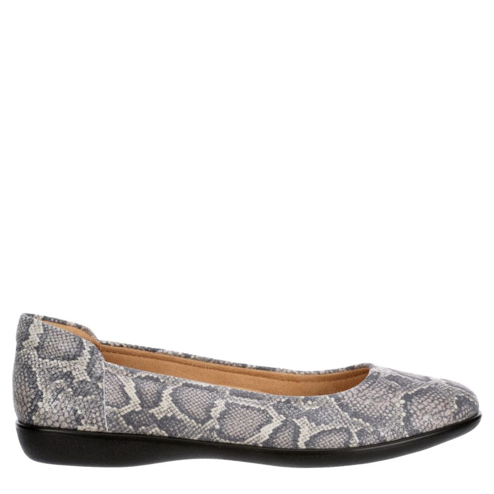 naturalizer women's flexy flat