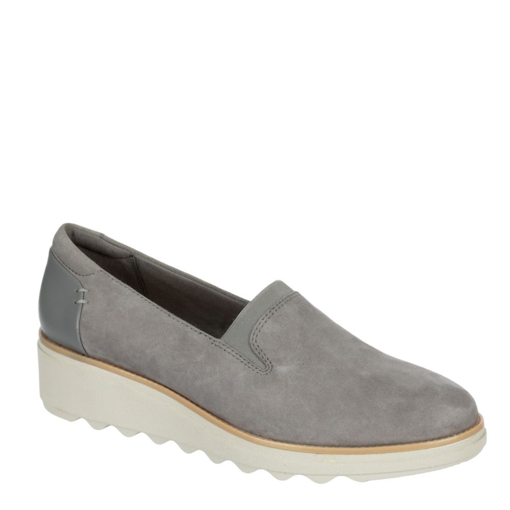 clarks women slip on