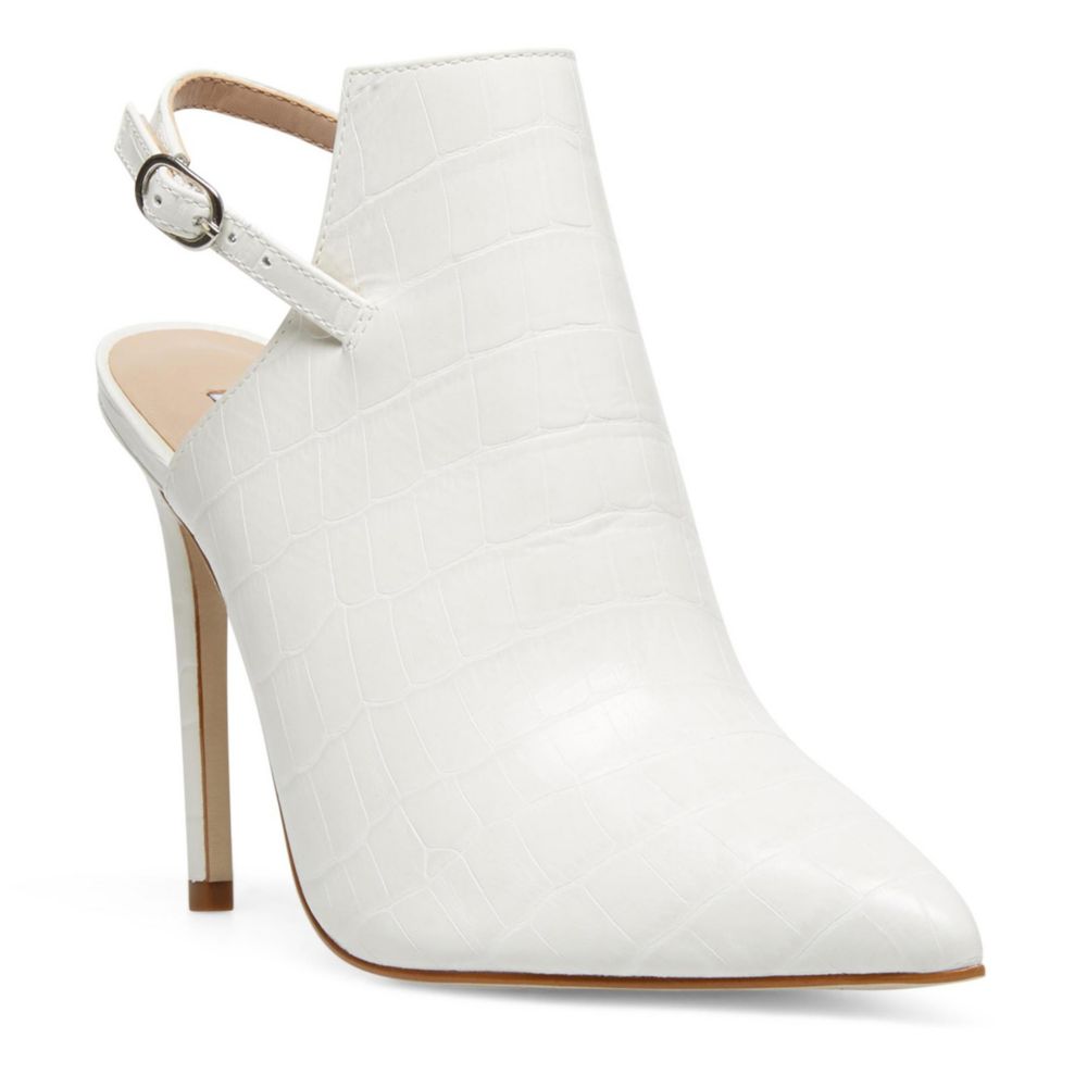 white steve madden pumps