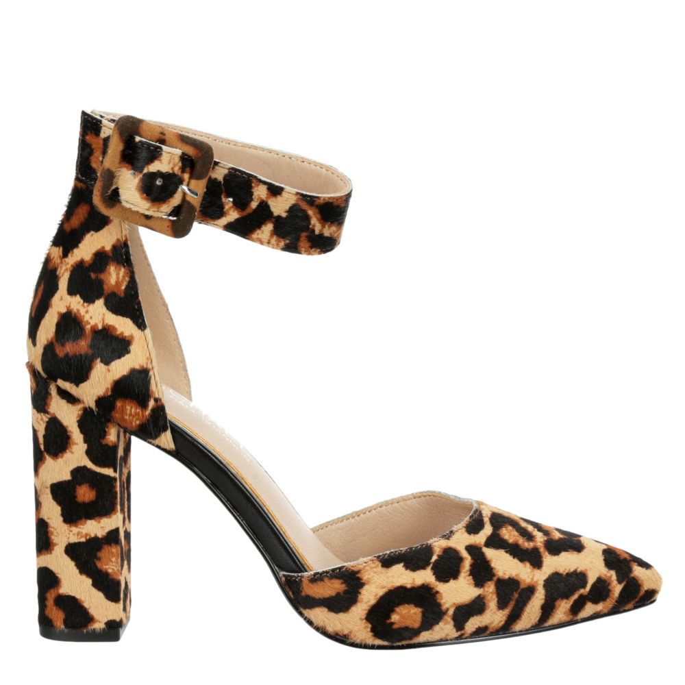 michael shoes off broadway