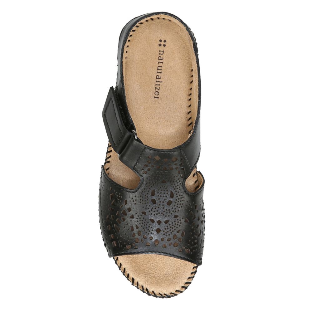 naturalizer scout sandals