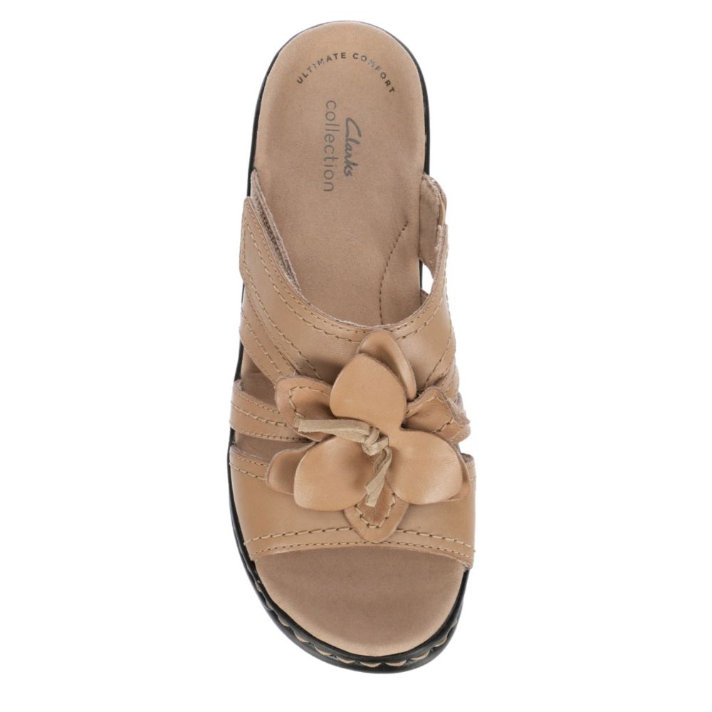 CLARKS Womens Lexi Opal Wedge Slide Sandal - SAND
