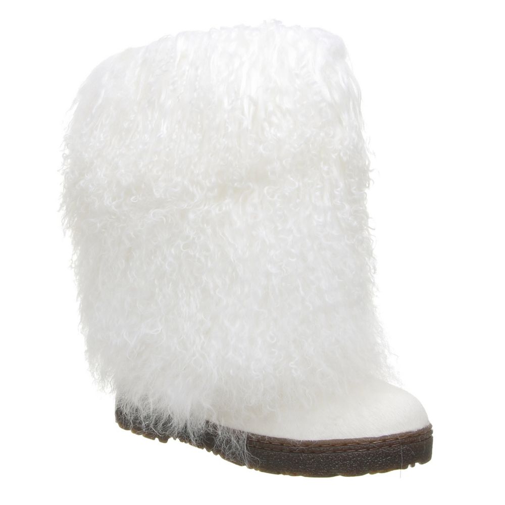 white bearpaw boots