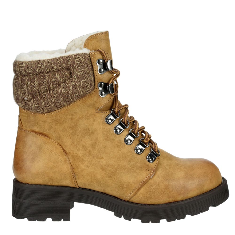 mia boots