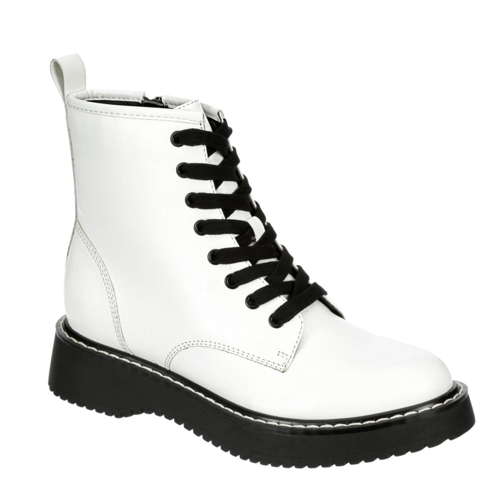 womens boots white