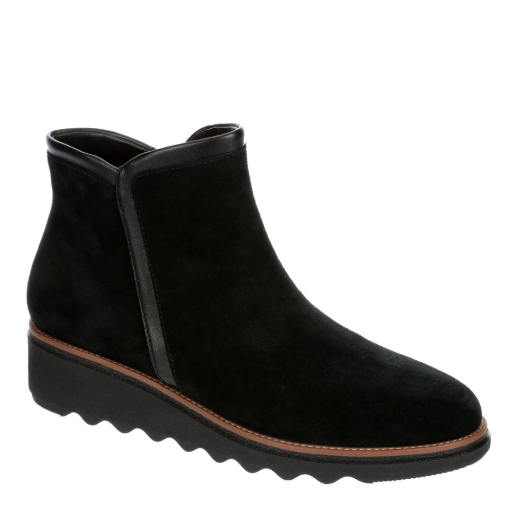 clarks booties black