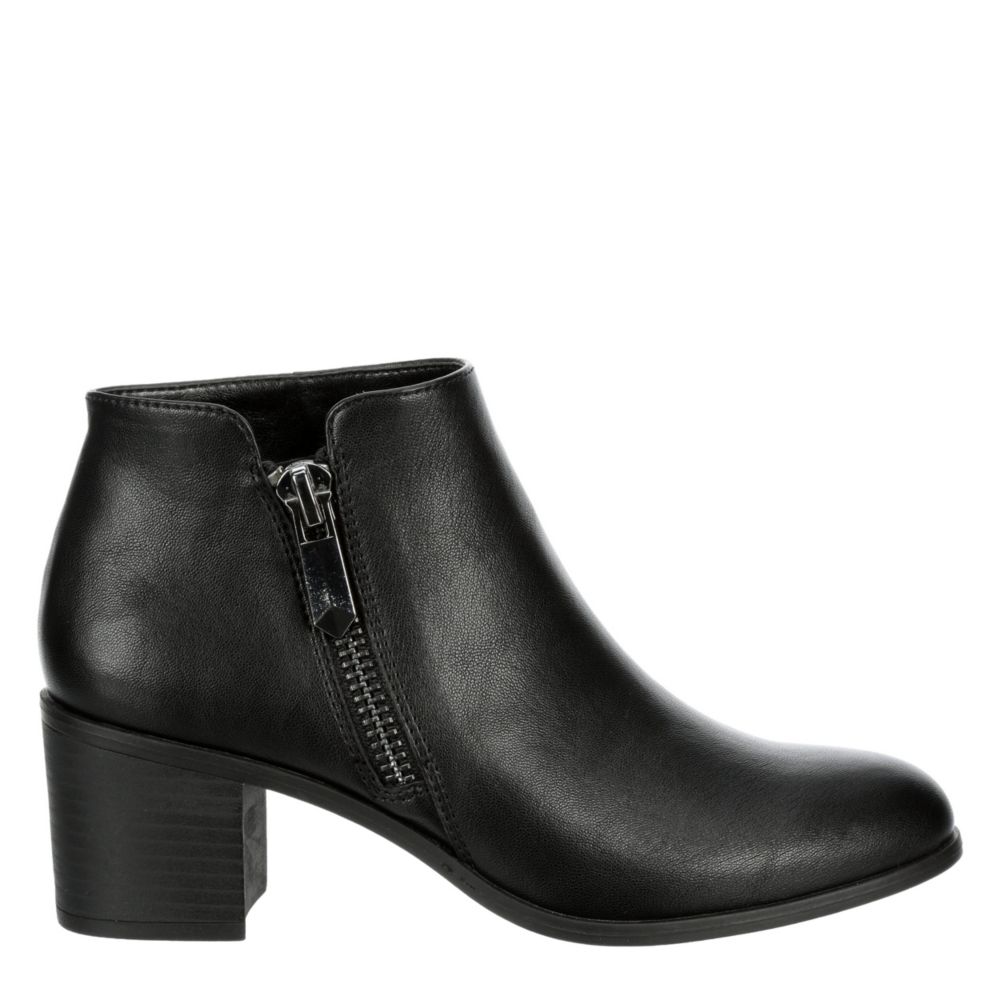 michael shoes off broadway