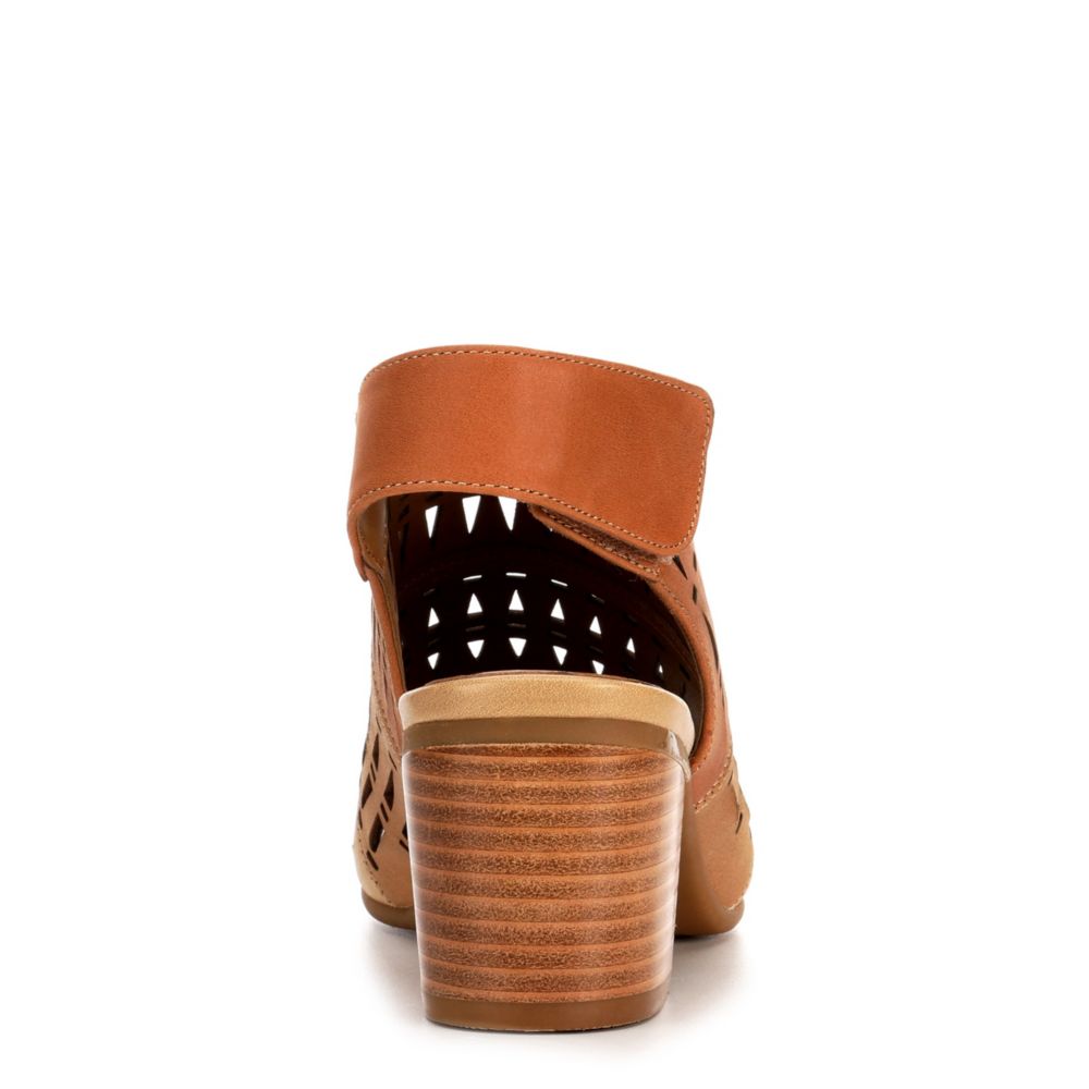 COMFORTIVA Womens Ally Sandal - BROWN