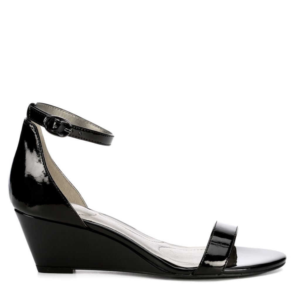 bandolino shoes official website
