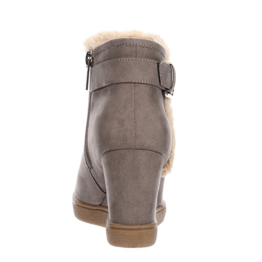 unisa mobi wedge bootie