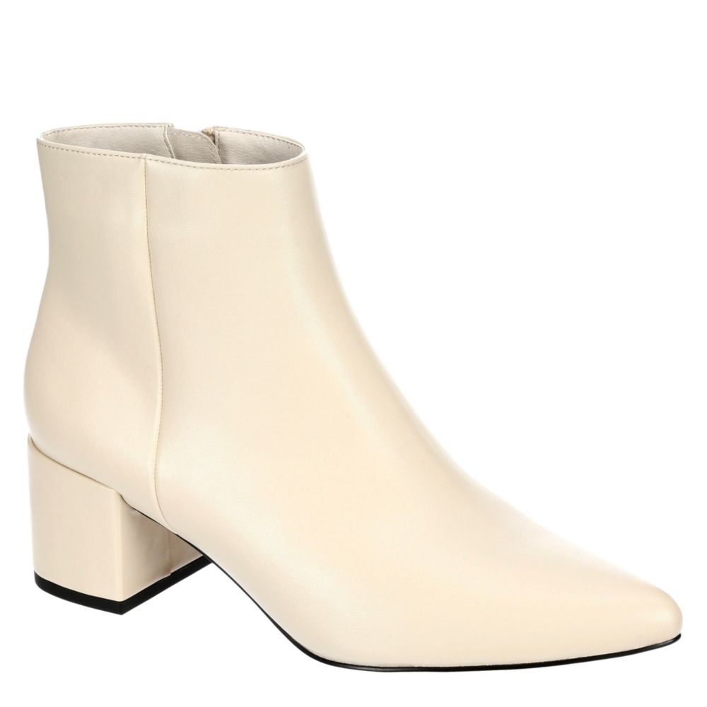 womens boots white