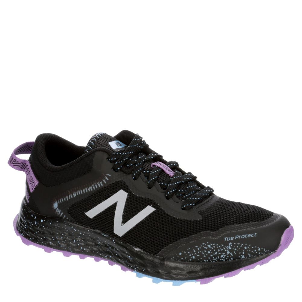 black trail running shoes womens