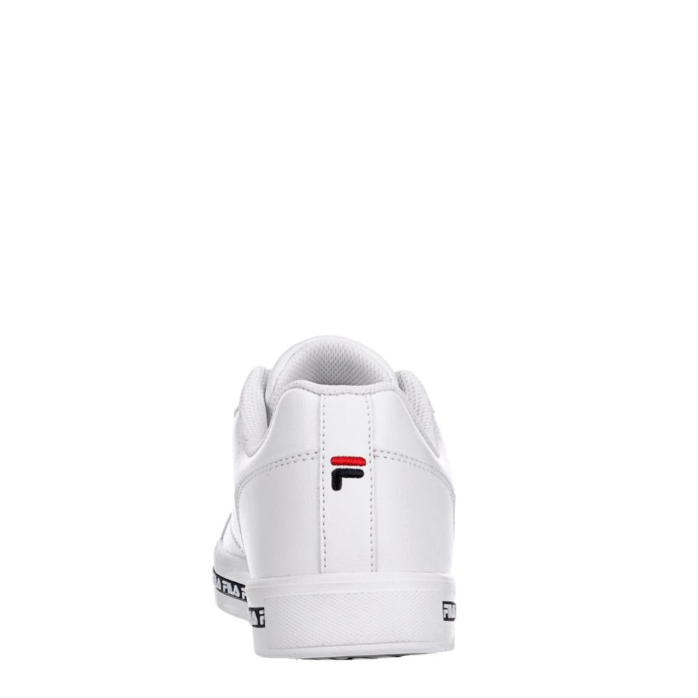 fila court advantage trainers in white