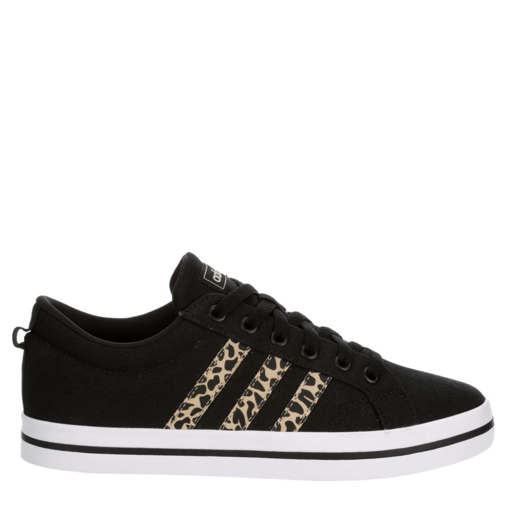 Womens Bravada Cl Sneaker