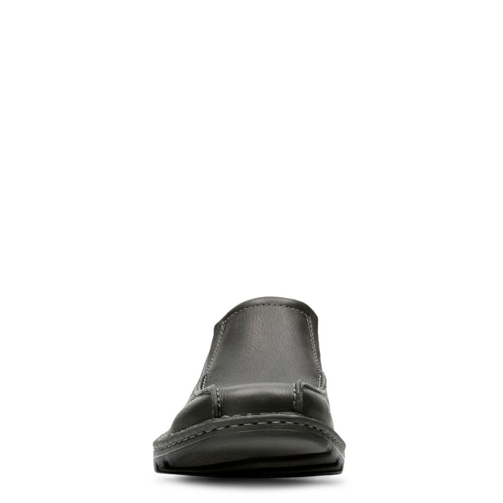 clarks vanek step black