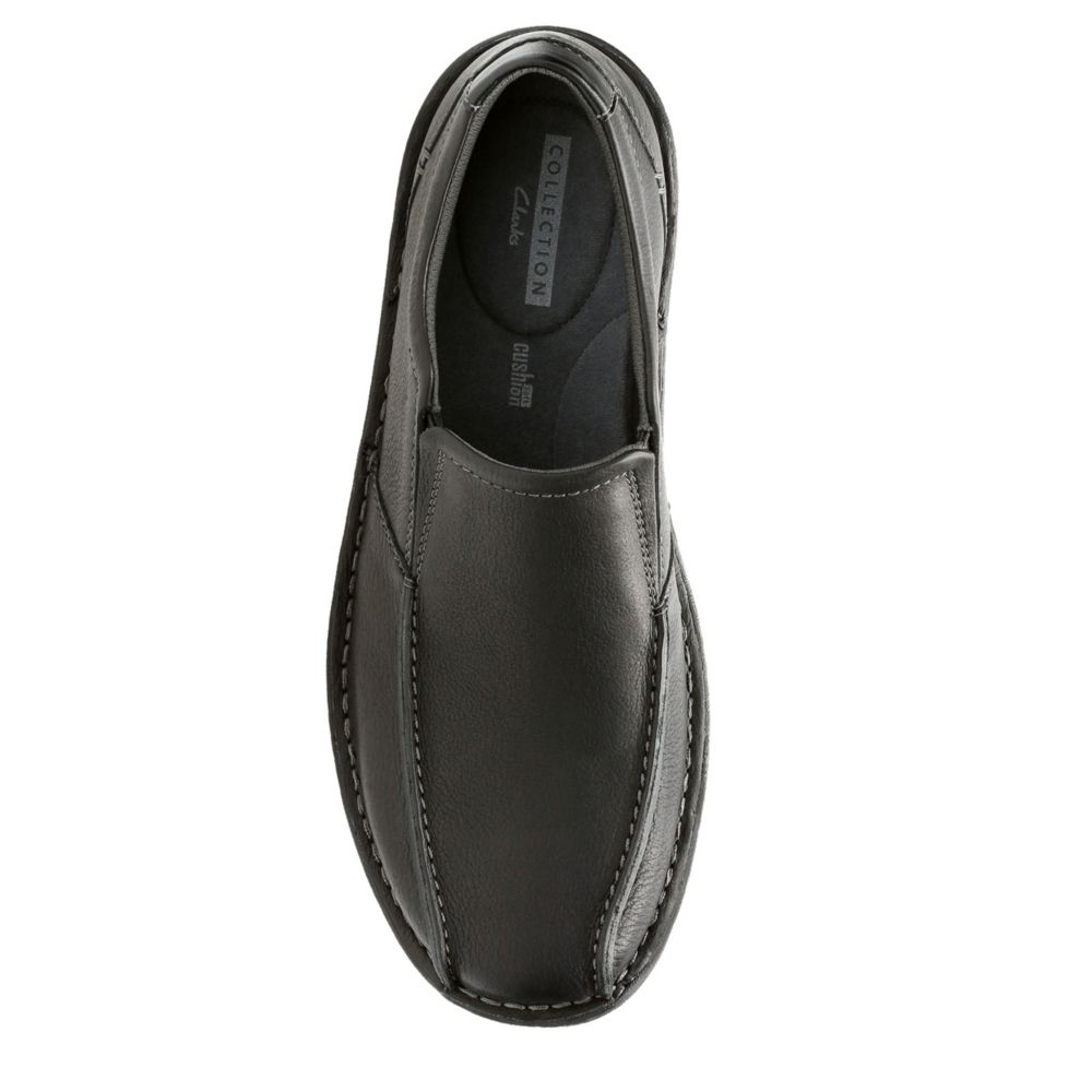 clarks vanek step black