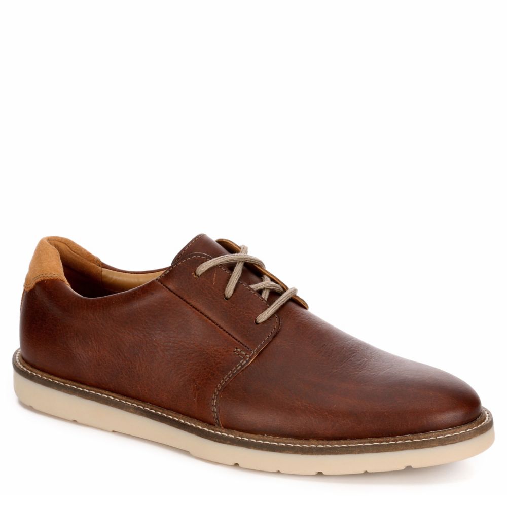 clarks mens tan shoes