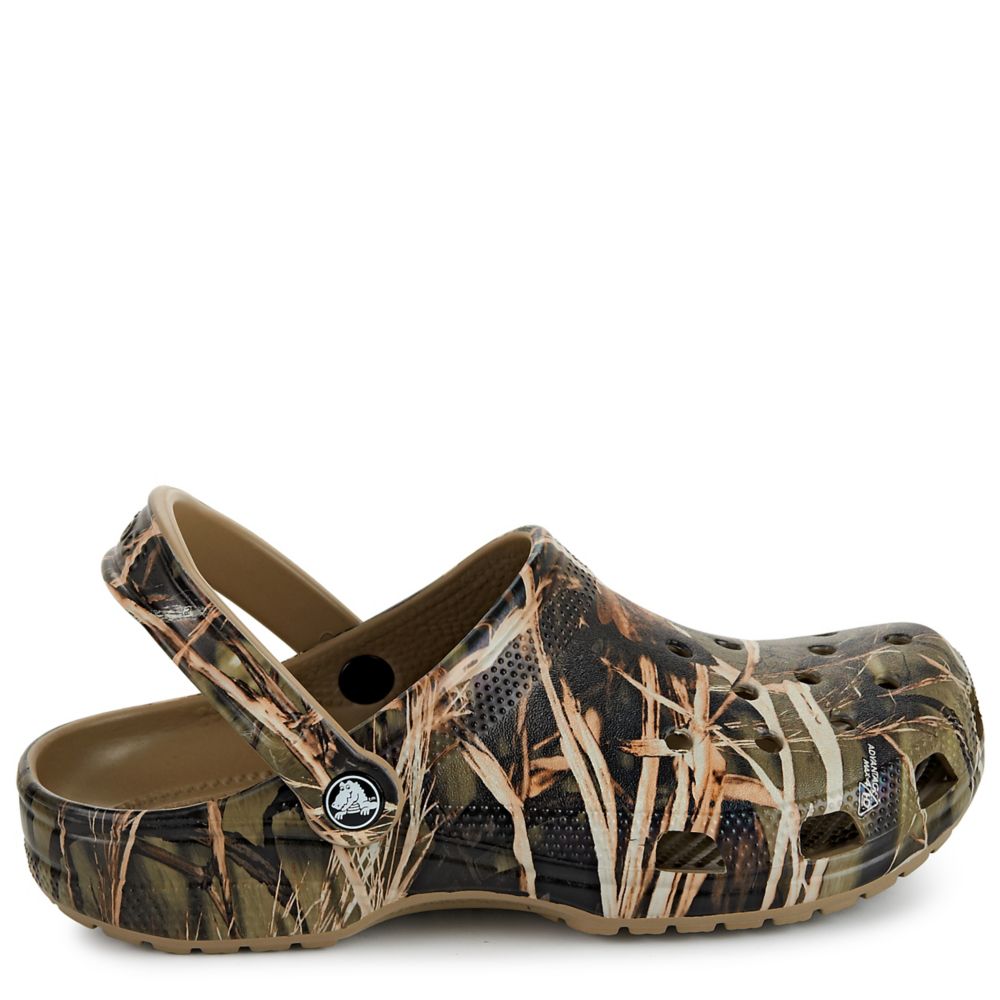 tan camo crocs