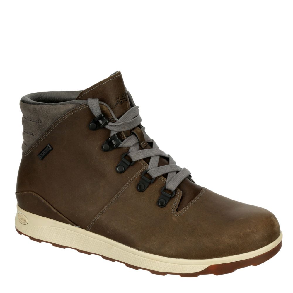 chaco hiking boots