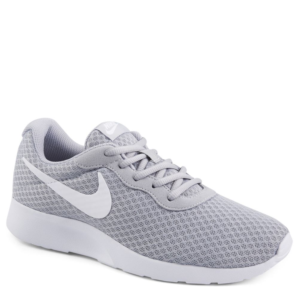 nike men's tanjun casual sneakers