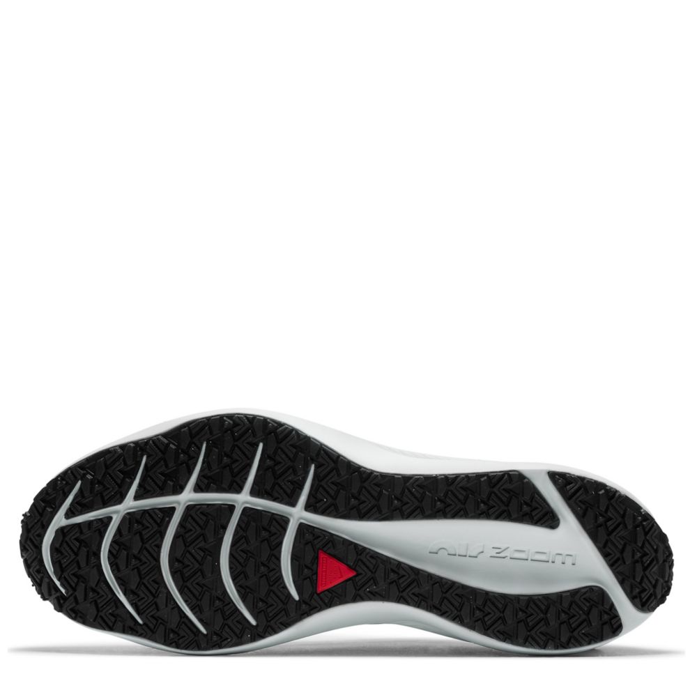 winflo 7 shield running shoe