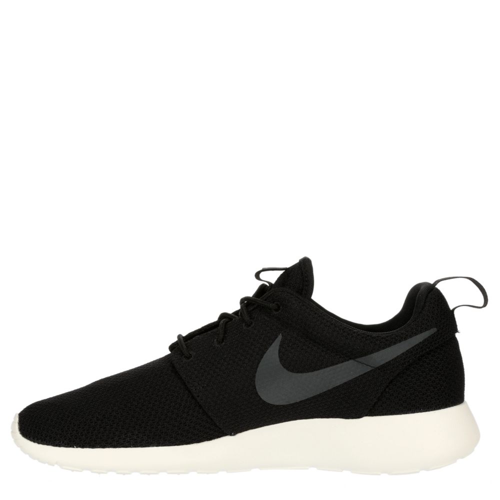 black nike roshe mens