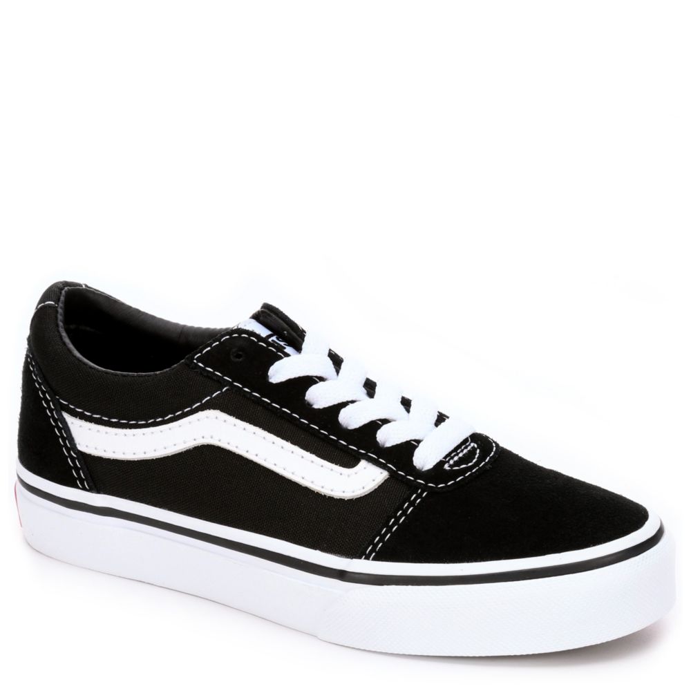 احضر بقرة مضيفة boys vans size 5.5 