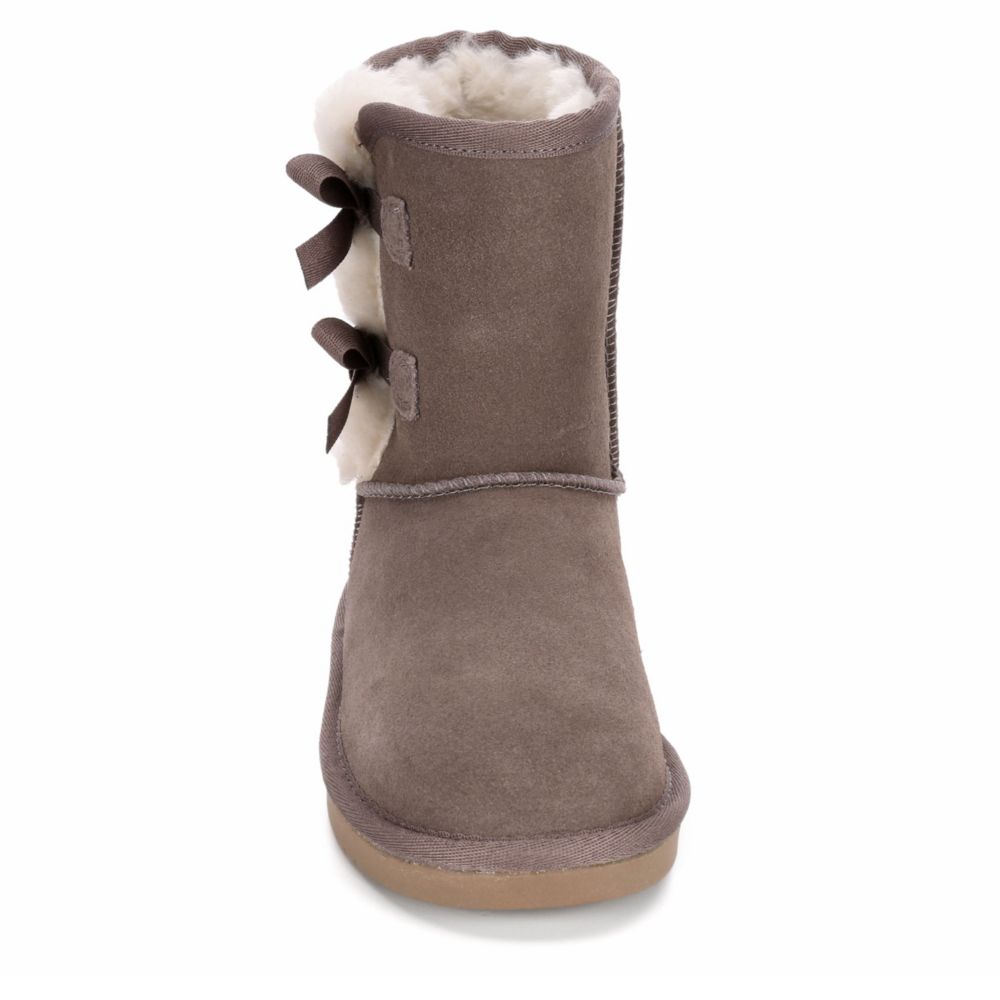 off broadway shoes uggs