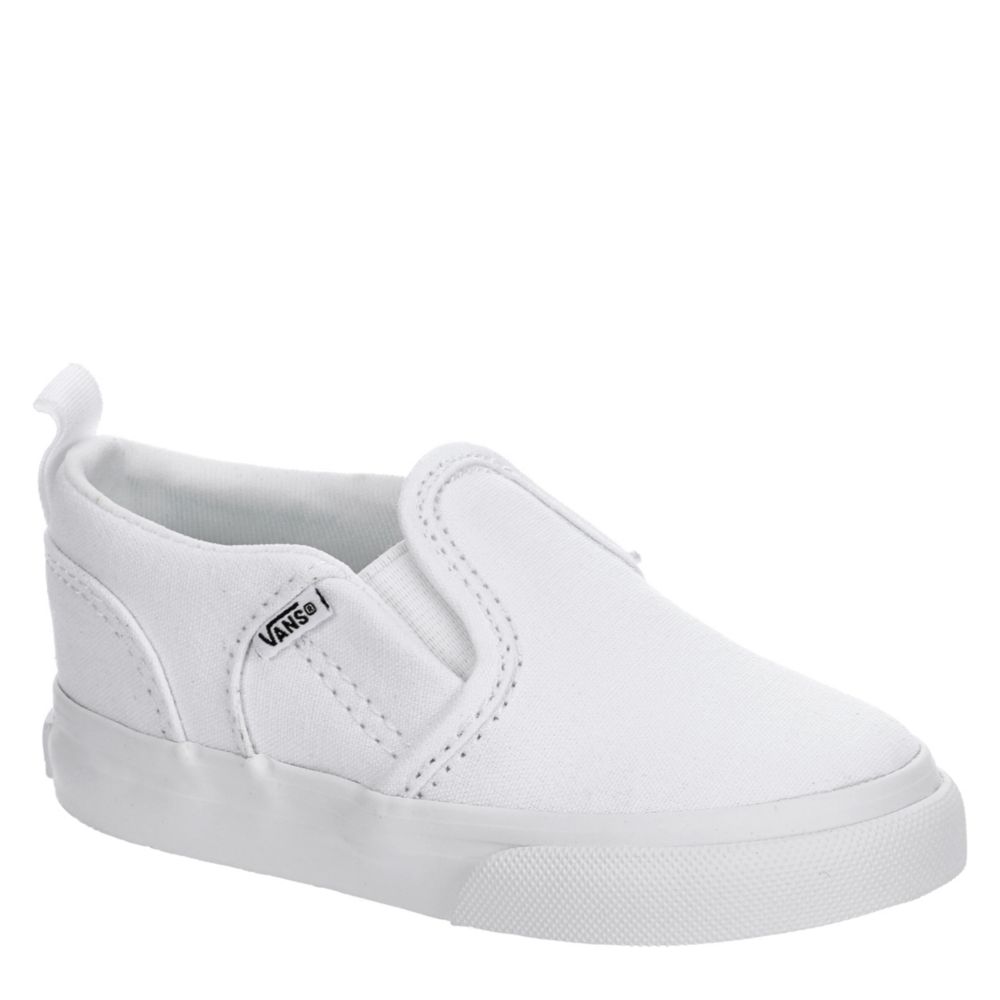 white infant shoes