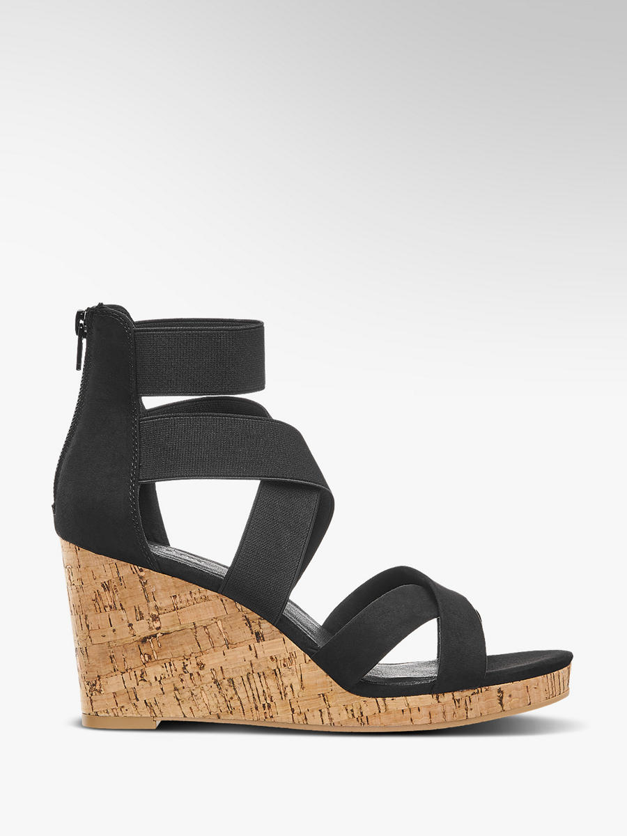 czarne buty na koturnie deichmann