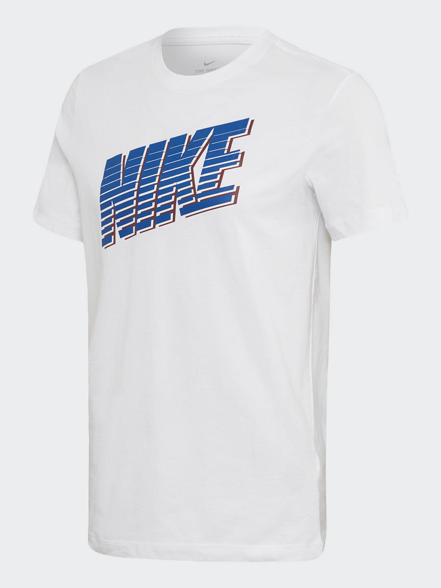 Nike T Shirt In Weiss Mit Logo Print Deichmann At